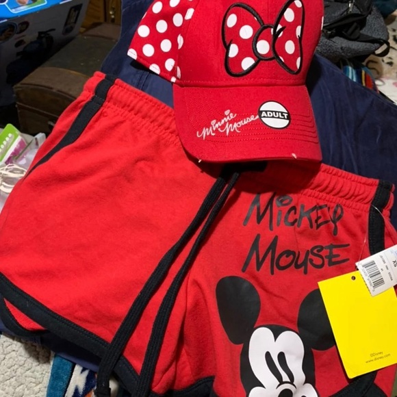 Disney’s Minnie Mouse licensed ball cap & shorts - Picture 2 of 5